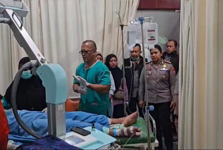 Karhutla Bromo Telan Empat Korban Jiwa, Kapolres Probolinggo Jenguk Korban di RSUD Tongas