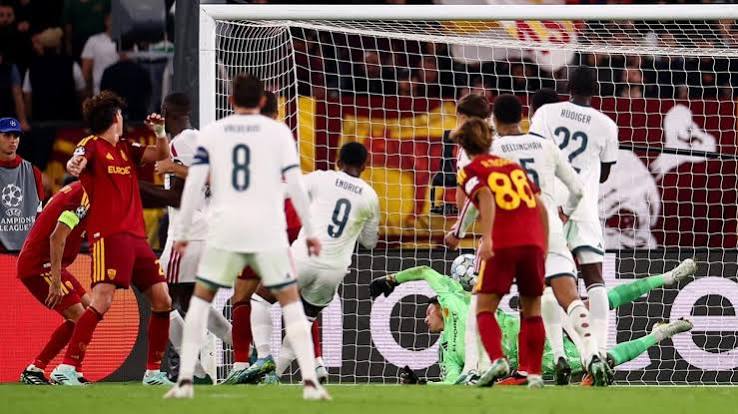 Real Madrid Menang Remontada 4-3 atas Roma, Tiga Gol di Menit Akhir Bikin Olimpico Terdiam