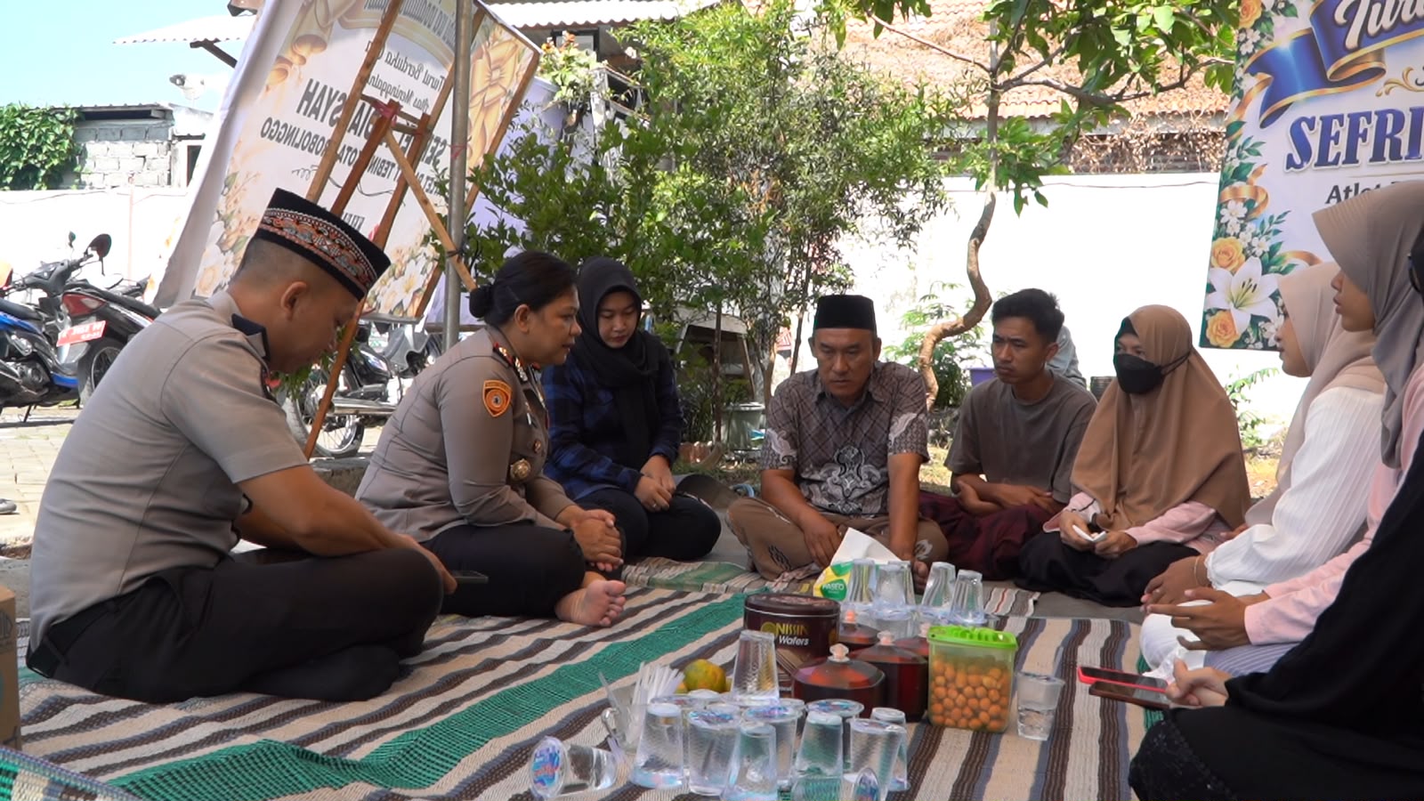 Kapolres Probolinggo Takziah ke Rumah Duka Korban Karhutla Bromo